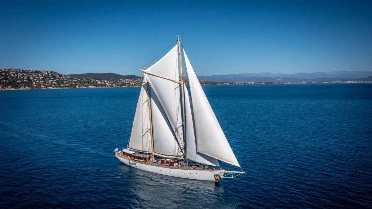 Segelkryssning i ny tappning – res stilfullt med Sailing-Classics